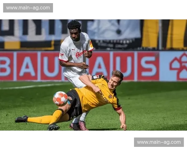 钢铁碰撞，蓝白荣耀：达姆施塔特与沙尔克04的宿命对决